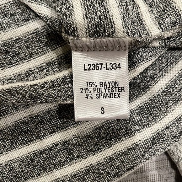 Grey and white sweater - Picture 3 of 3